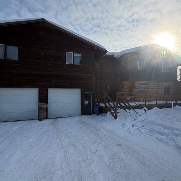 Bush Lodging 4-bedroom house 10 mins from Denali National Park and Preserve