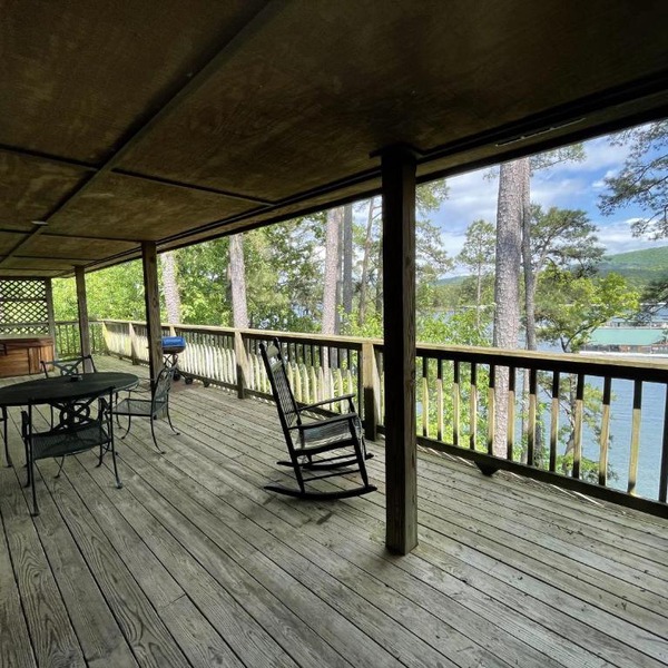 C8, Two bedroom, two bath log-sided, lake view luxury cottage with hot tub
