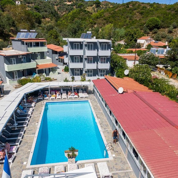Cabana Studios & Apartments