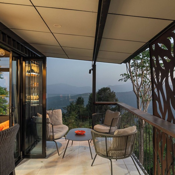 Cabane Treehouse Retreat With Mountain Views