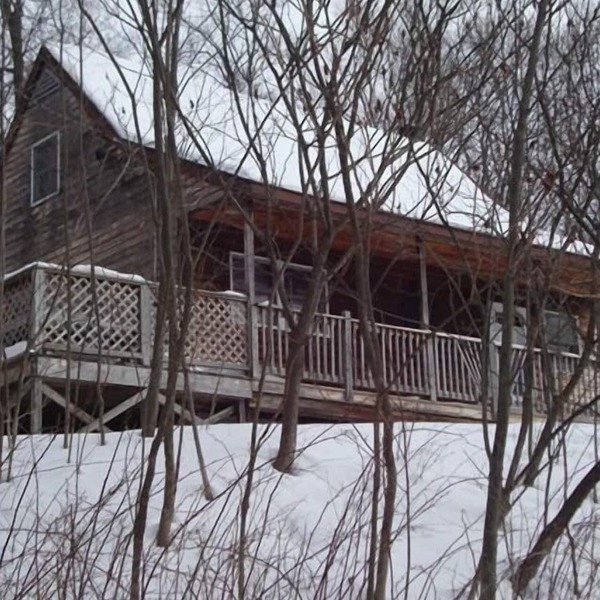 Cabin on 4 acres/very private/Dogs OK/Easy Drive from Philly and NYC