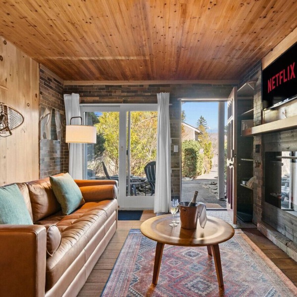 Cabin on Mtn, Seasonal Pool Access w Panoramic Views! Hike, Golf, Swim, Unwind!