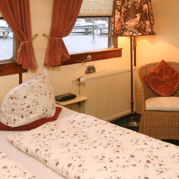 Cabin - Potsdam: Schiffspension Luise
