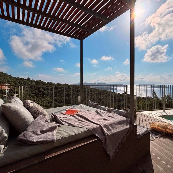 CACTUS SUPERB SUITE WITH PRIVATE POOL AND STUNNING SEA VIEWS
