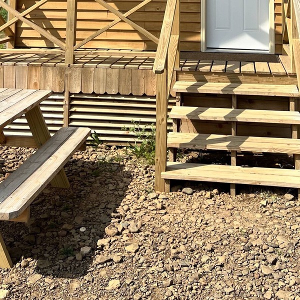 Camping cabin with direct Mill Creek trail access!
