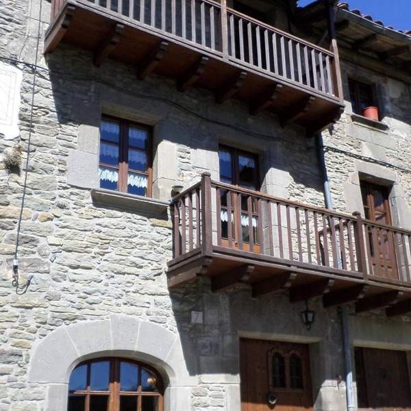 CAN VILA RUPIT VACATION HOUSE in full medieval center with magnificent views