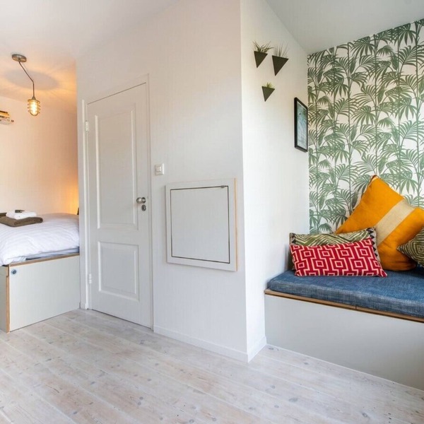 Canal-View Studio for 2 · Jordaan, Steps to Anne Frank House
