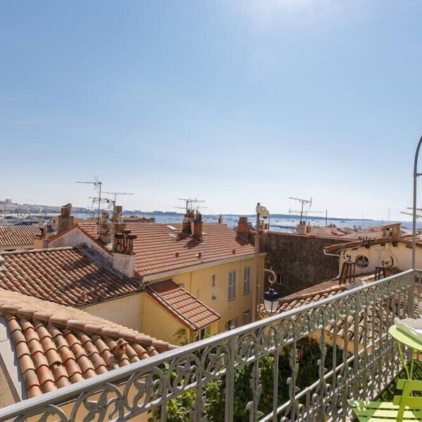 Cannes Balconies & Views | Beach & Palais within walking distance