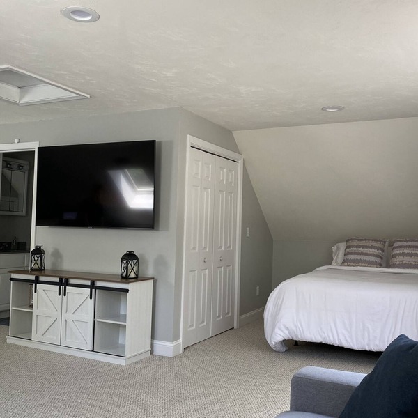 Cape Cod Loft - Near Beaches & Canal