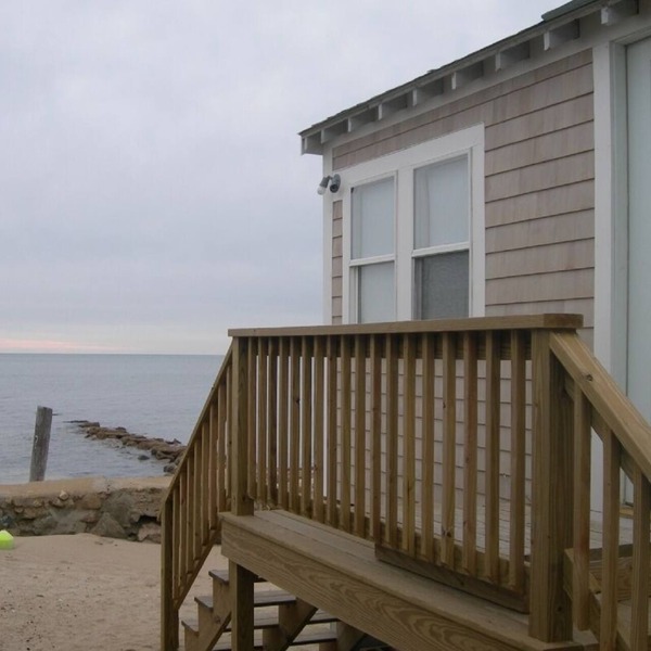Cape Cod/Oceanfront on Nantucket Sound w/ Private Beach & Deck, Free Kayaks