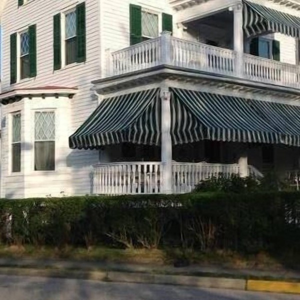 Cape May Victorian 8+BR 3 Blks to Beach. Dogs OK!