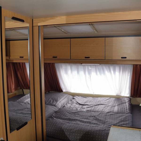 Caravan 2 . BED & Breakfast . 5 MIN From E47 . Dogs Welcome