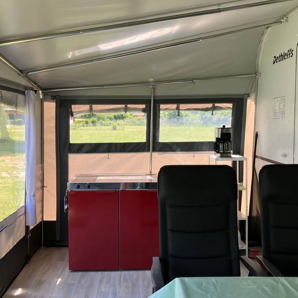 Caravan 'Max 2 Erw Und 2 Kd' with Shared Garden and Wi-Fi