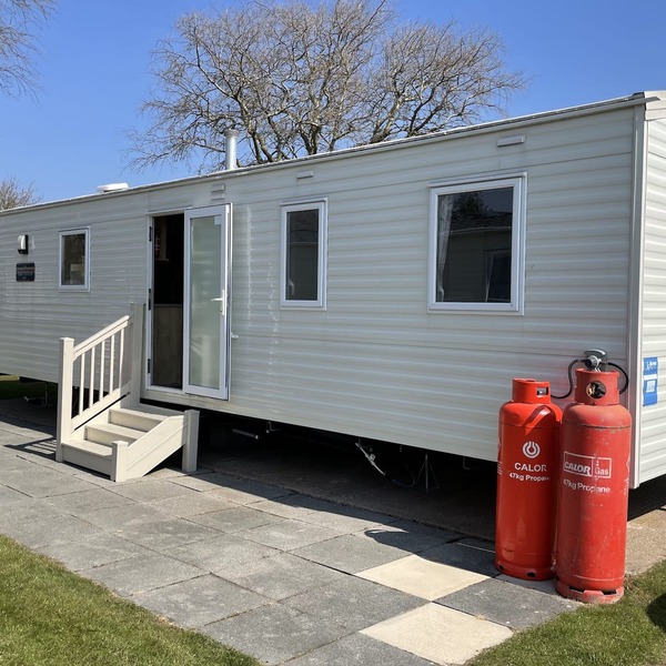 Caravan - Sleeps up to 8 & Free parking