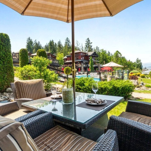 Carmel Beach Private Lodges - Unit #3. Lakefront 4 bedroom unit.