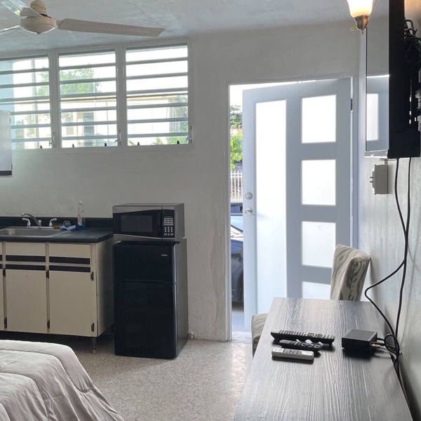 Carolina Studio close drive anywhere, no cleaning fee