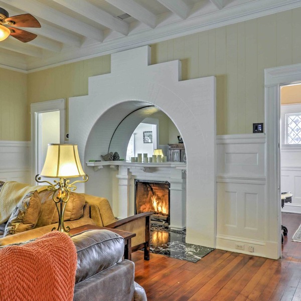 Carpinteria Apt w/Hot Tub - 10 Min Walk to Beach!
