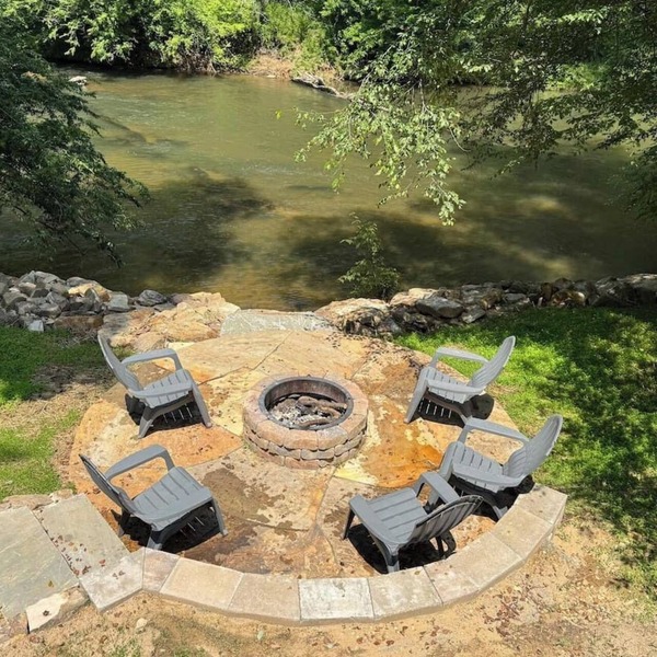Cartecay River Retreat: Hot Tub, Fire Pit & Views!