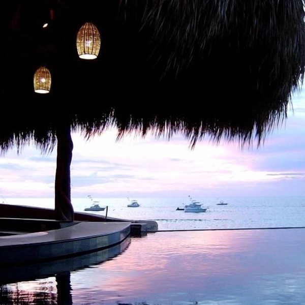 Casa Bella Beachfront. In town. White Sandy Beaches & Palmas Pickleball Nextdoor