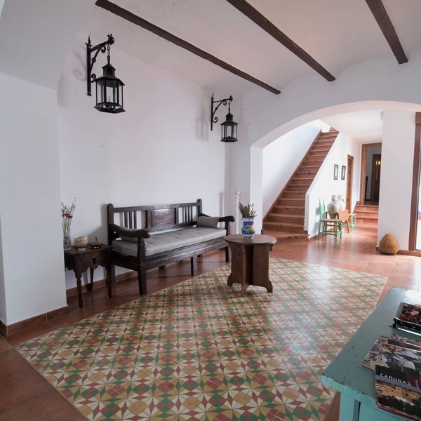 Casa Besana is an old farmhouse renovated in La Mancha toledana.