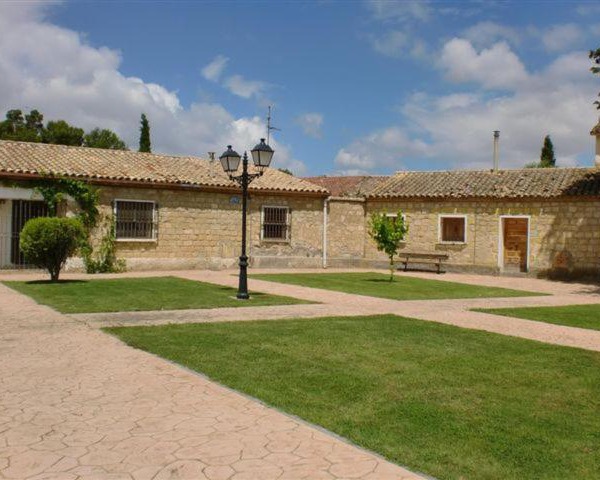 Casa completa junto al Parque Natural de la Bardenas, con parking-barbacoa-terraza