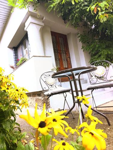 Casa cu trandafiri