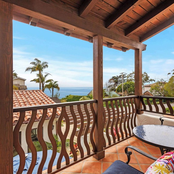 Casa de Lujo - Spanish Seaside Retreat