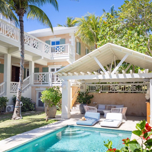Casa DeDe, Classic Bahamian Home with Panoramic Views of the Ocean