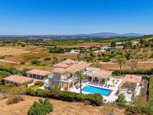 Casa Ferrel - Luxury 9 Bedroom Villa with Indoor & Outdoor Pools