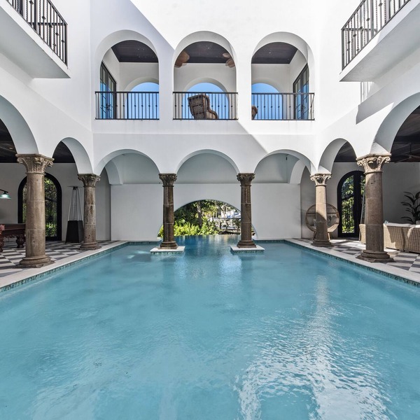 Casa Flamingo – A Private Waterfront/Pool Resort Estate on Siesta Key
