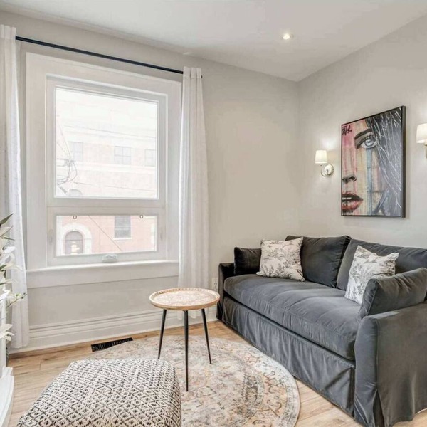 Casa Hotels: Chic Suite w Fireplace Leslieville