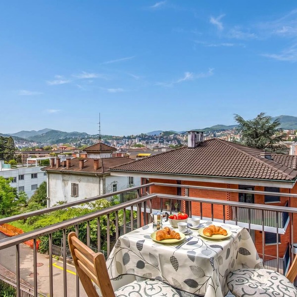Casa Nova Bella with free parking, Lugano, Switzerland