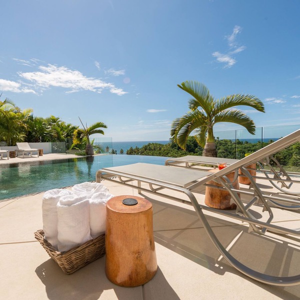 Casa Phil, Breathtaking Ocean View Modern, Fully Staffed