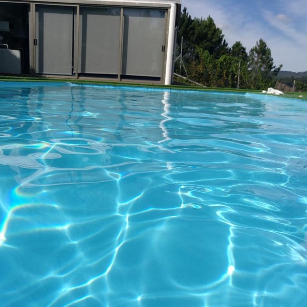 Casa Rocha Velha con terraza y piscina particular