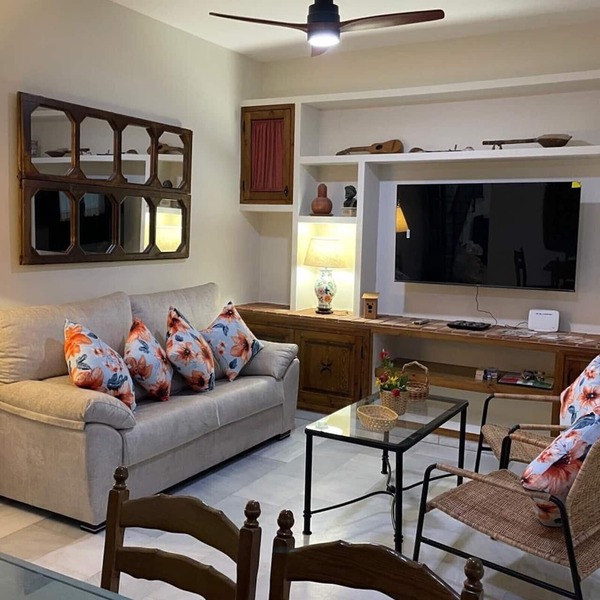 Casa Terraza Judería: Spacious History-Filled Retreat with Private Terrace in Córdoba's Jewish Quarter