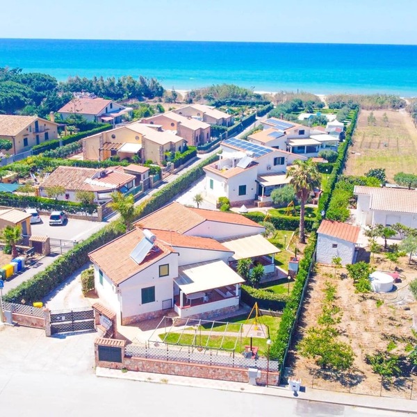 Casa Vacanze Mare Nostrum beach front