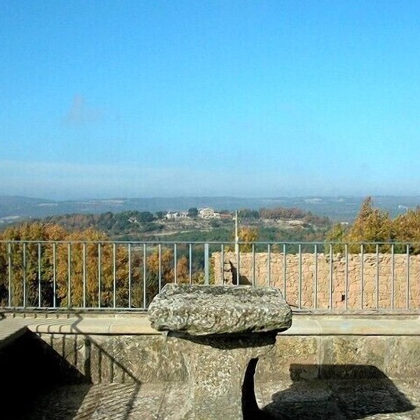 CASTELL TRISOR - beautiful holiday 'castle' with fantastic pool area