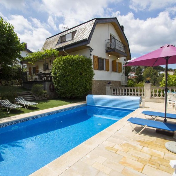 Catalunya Casas Private paradise - hop, skipjump to Barcelona!