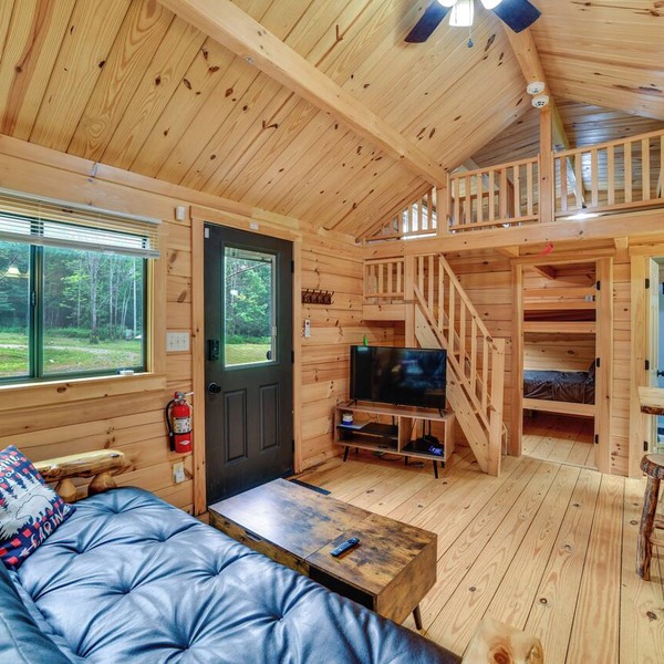Catskills Tiny Home Cabin: Surrounded by Nature!