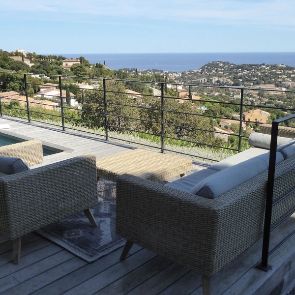 CAVALAIRE - BEAUTIFUL SEA VIEW - RENOVATED VILLA FACING SOUTH