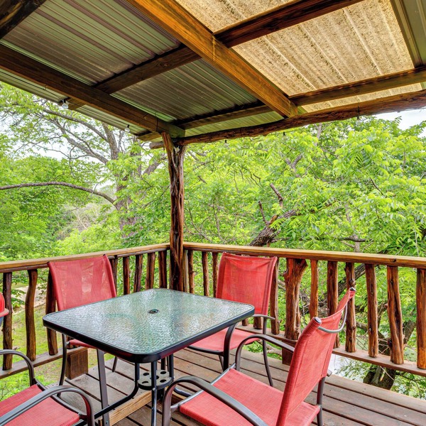 'Cedar Falls Cabin 5': 1/2 Mile to Turner Falls