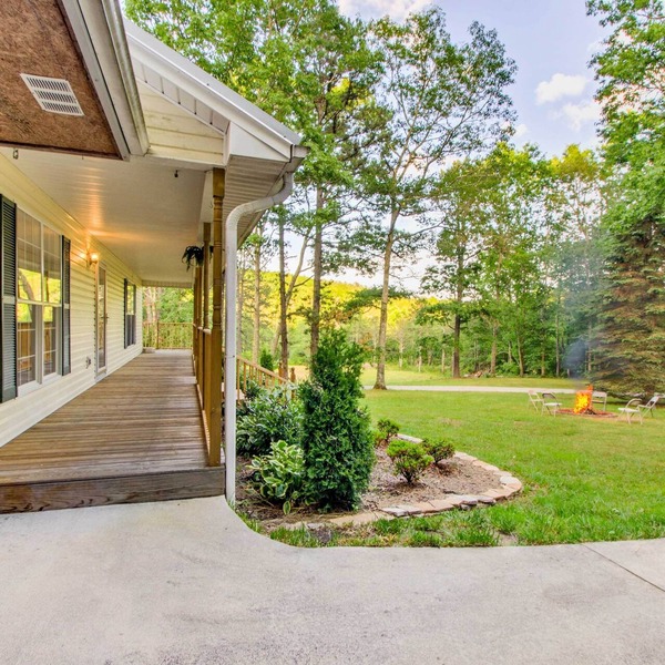 Cedar Mountain House on 12 Acres - Near Trails!