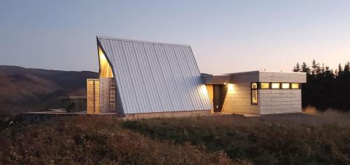 Cedar Peak - Design-Forward Barrier-Free Chalet