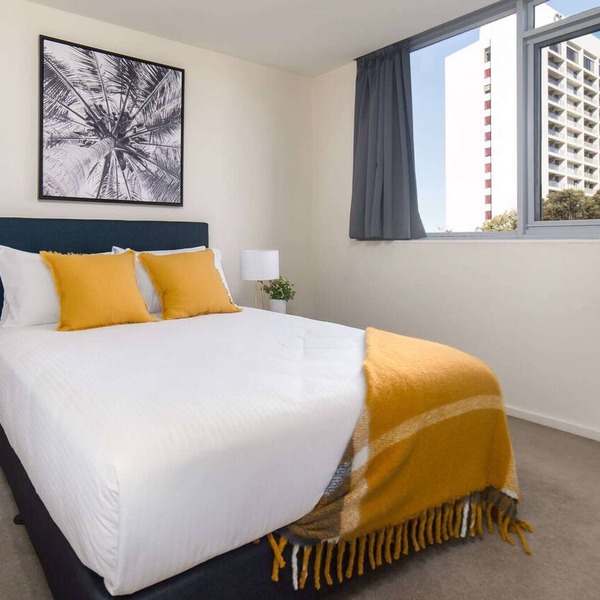 Central 1-Bed with Parking, BBQ
