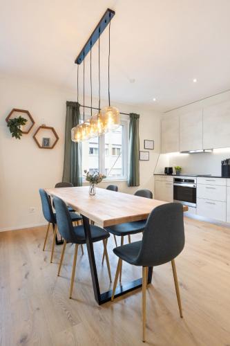Central Alpine Stay - Modern & Free Parking