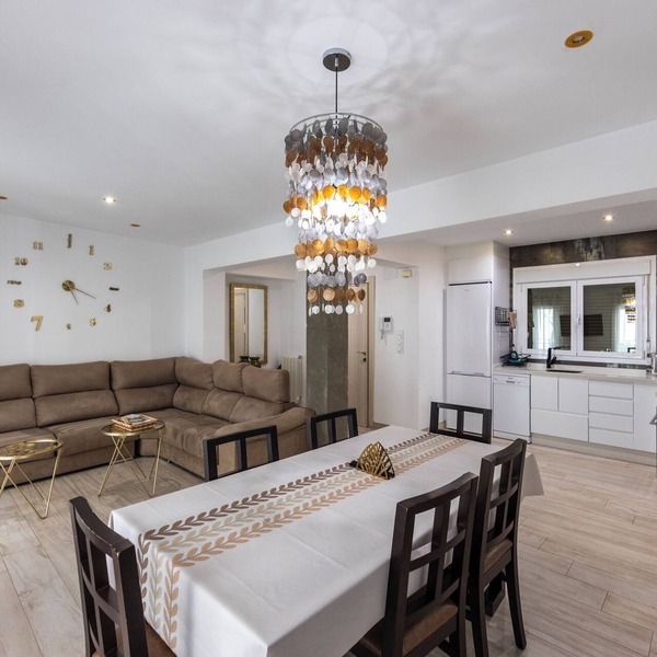 Central apartment in a quiet area, free parking, wifi, 10minute from cathedral