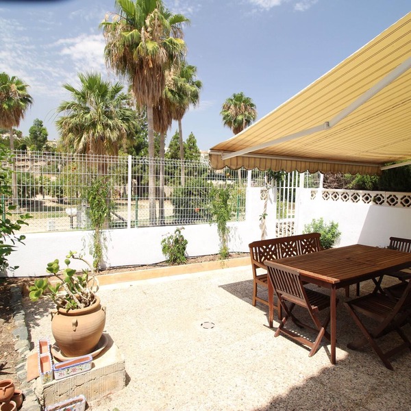 Central apartment with terrace and pool