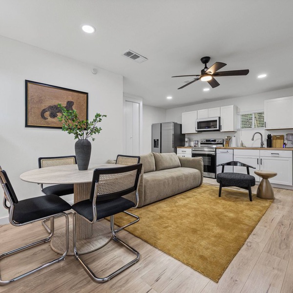 Central Austin Chic: Minutes to Downtown & Dining
