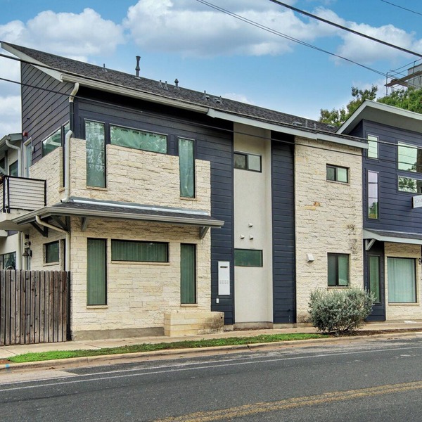 Central Austin Condo - great floorplan for guest with 2 bedrooms, 2.5 baths!