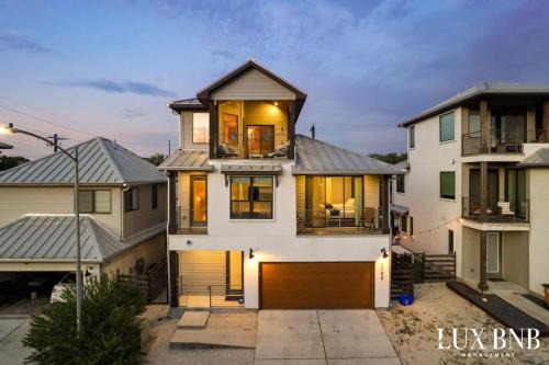 Central Austin Hotspot Walk to Fine Dining & Fun